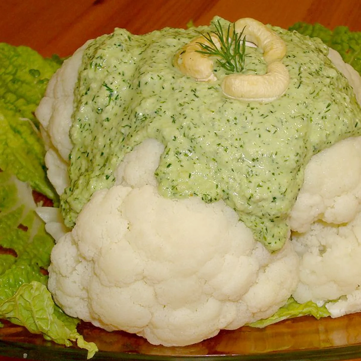 Цветная капуста с соусом из орешков кешью