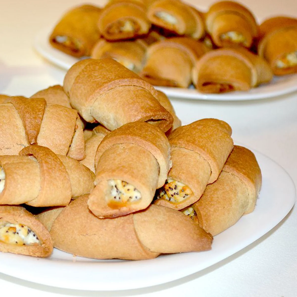 Рогалики с творогом и маком