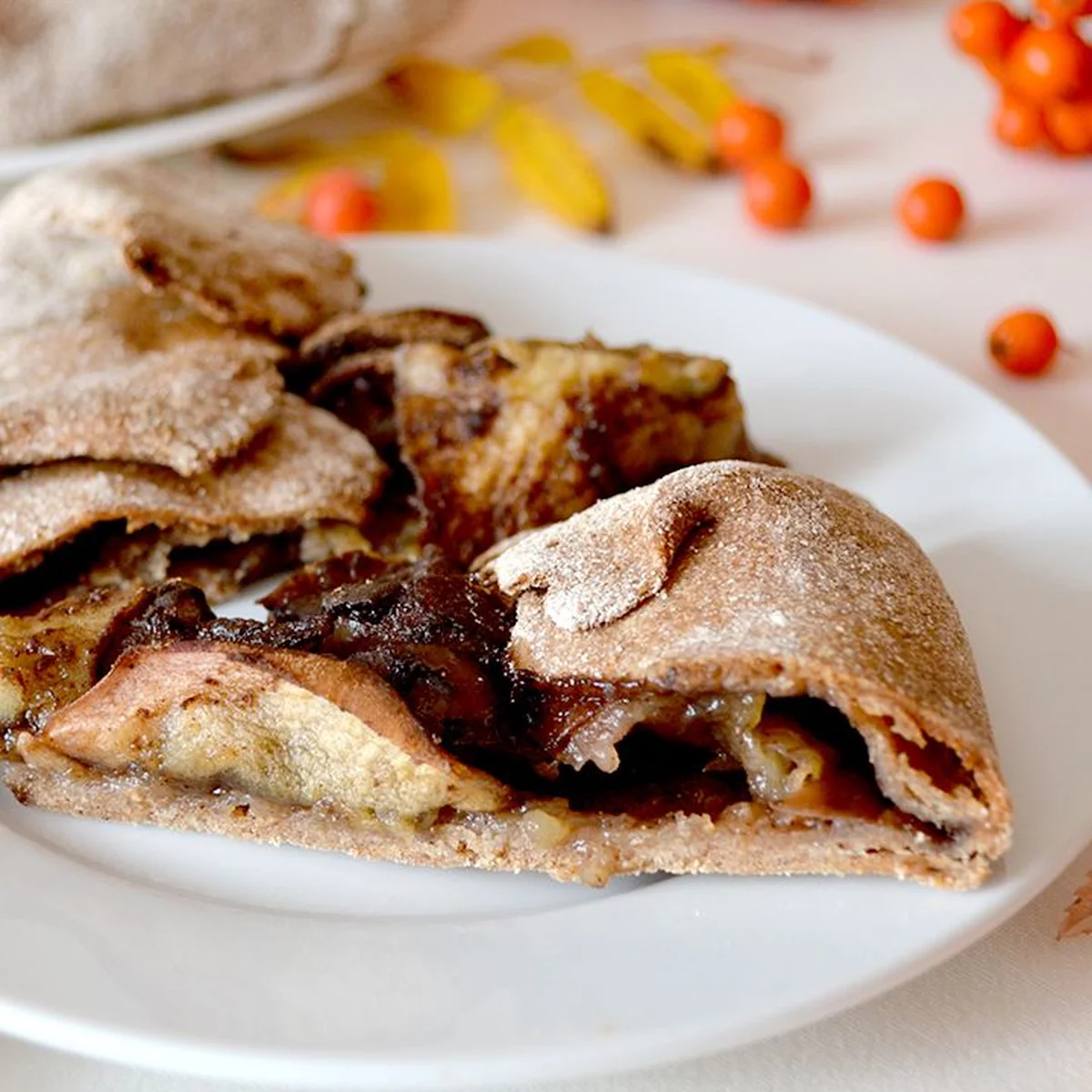 Ржаная галета с яблоками и корицей