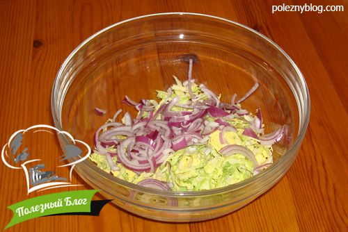 Салат из брюссельской капусты, орехов и сыра - Шаг 3