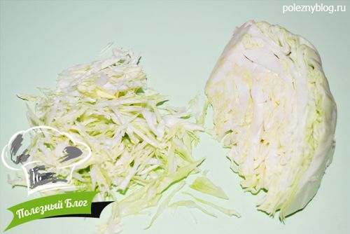 Салат из капусты, моркови и огурца с освежающим кунжутным соусом | Шаг 2