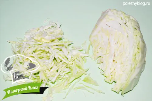 Салат из капусты, моркови и огурца с освежающим кунжутным соусом | Шаг 2