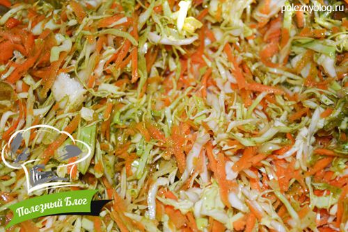 Салат из моркови и белокочанной капусты с зелёной заправкой из кинзы | Шаг 4