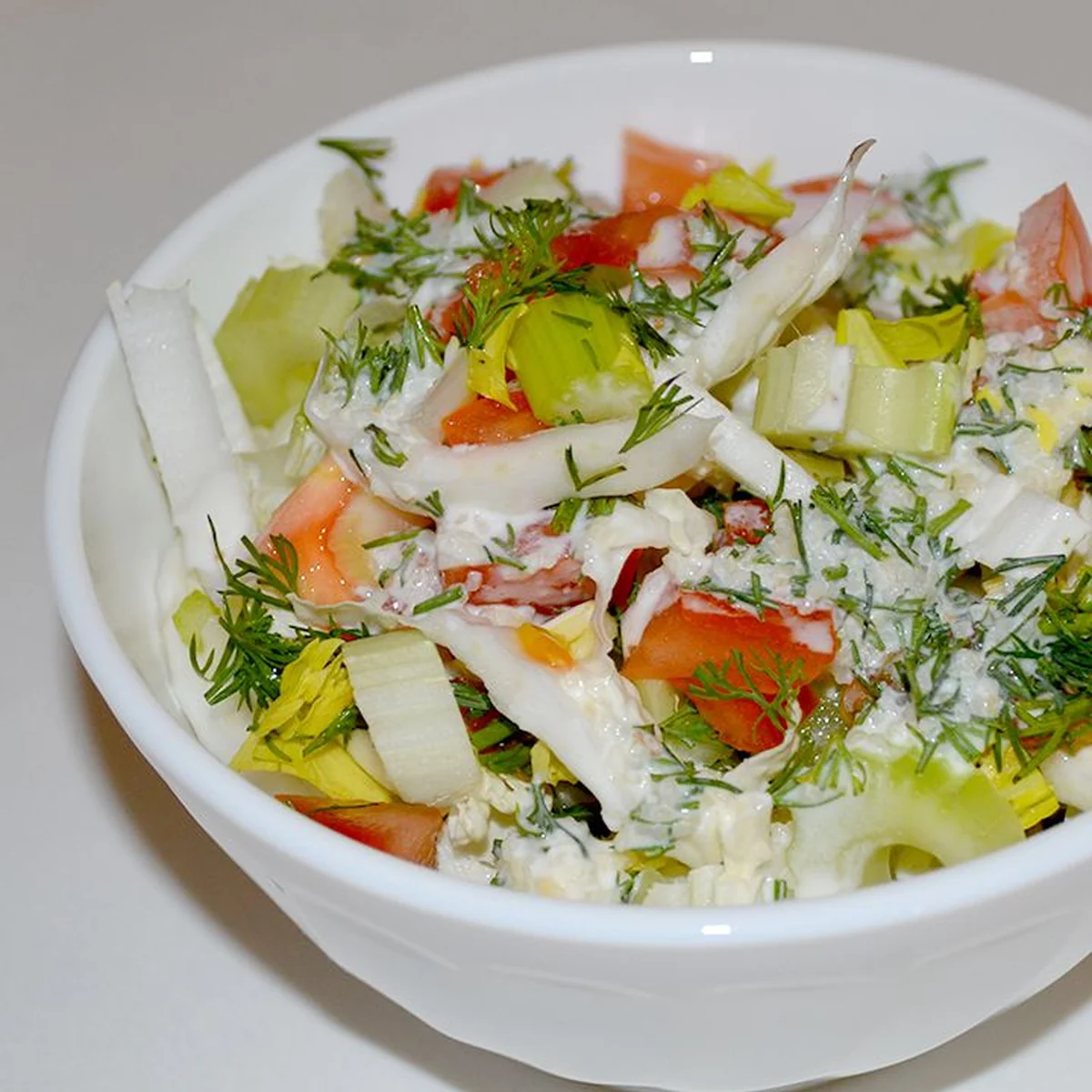 Салат из пекинской капусты и сельдерея
