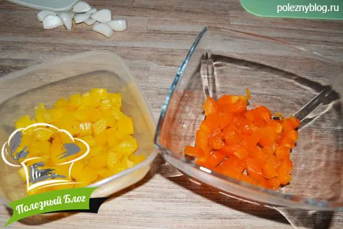 Слоёный салат из огурца, перца и сыра - Шаг 4
