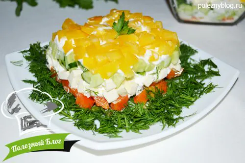 Слоёный салат из огурца, перца и сыра - Готовый