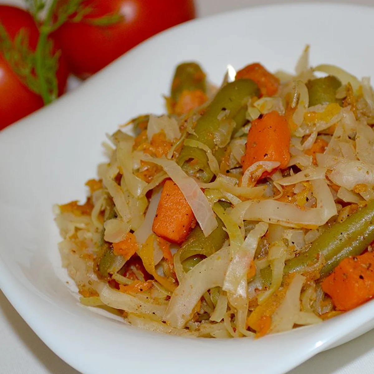 Тушёная капуста с тыквой и зелёной стручковой фасолью
